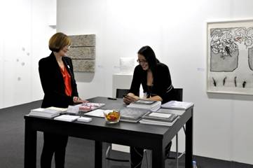 Ruth Hennig und Mirjam Walser  @   KUNST Z�RICH 2011 Stand der Galerie ART FORUM UTE BARTH Z�rich 