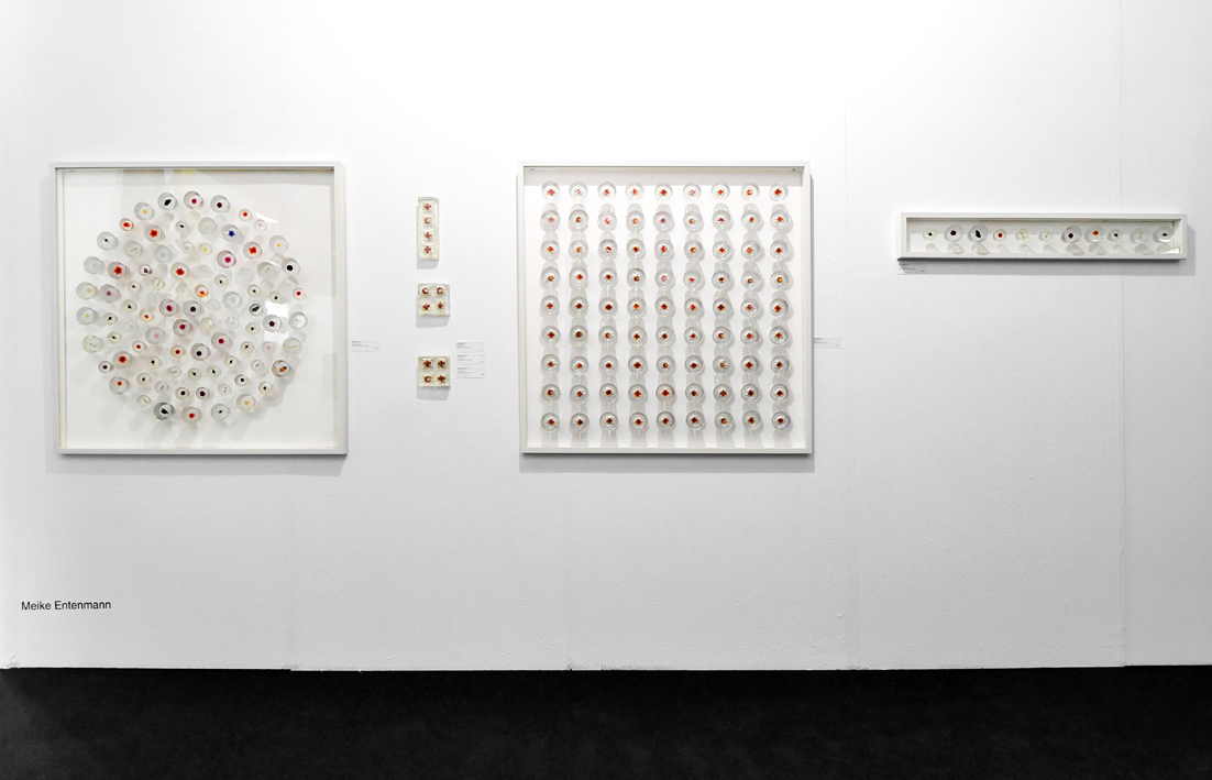 Meike Entenmann an der Kunstmesse KUNST ZURICH 2011 Stand G 3 der Galerie ART FORUM UTE BARTH, Z�rich